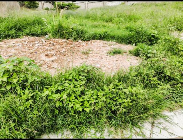 LAND FOR SALE IN WOODHILL ESTATE